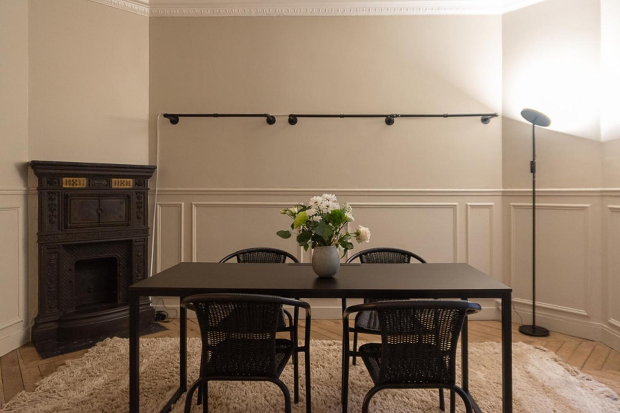 Beautiful Apt Between Pigalle And Montmartre * Parijs