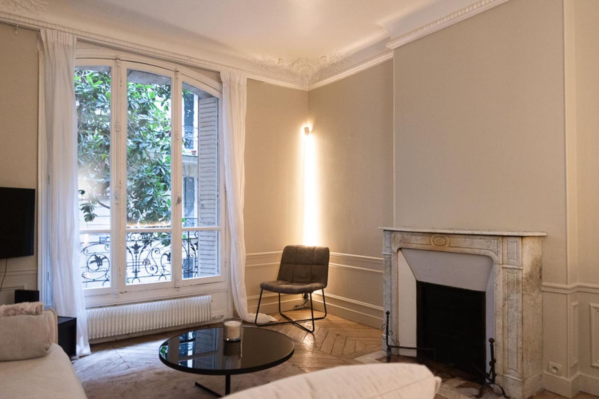 Beautiful Apt Between Pigalle And Montmartre Parijs